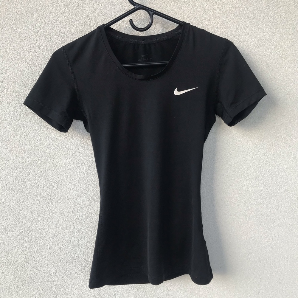 Nike Pro Women’s Athletic Apparel